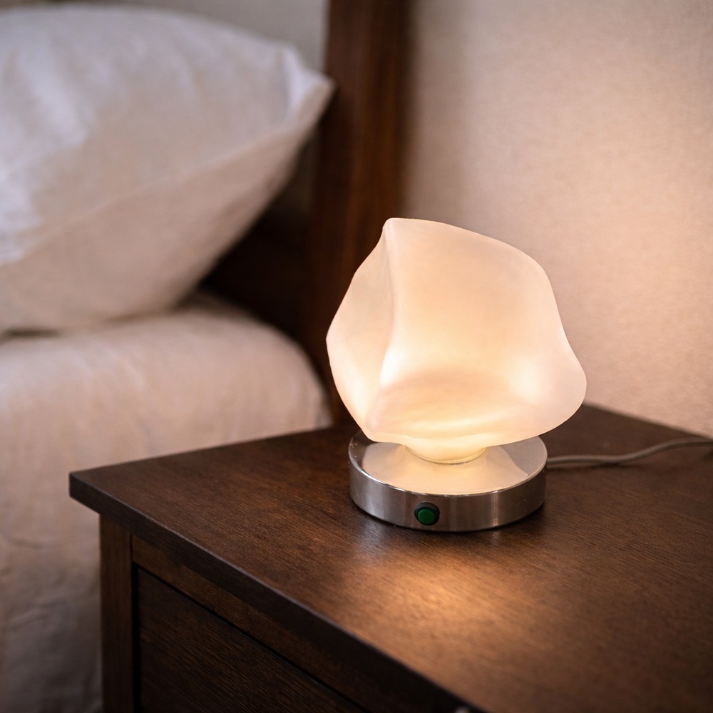 Unique Rechargeable desk lamp move to anywhere you want once charged! Brand-New
